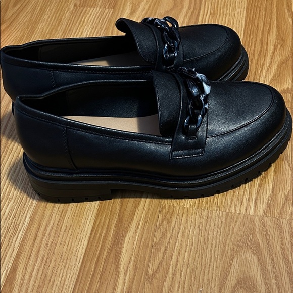Penningtons Black Chain Detail Loafers - Picture 4 of 8